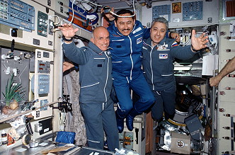Crew Sojus TM-32 an Bord der ISS