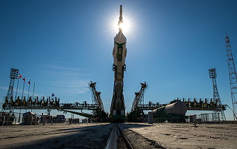 Soyuz TMA-09M erection