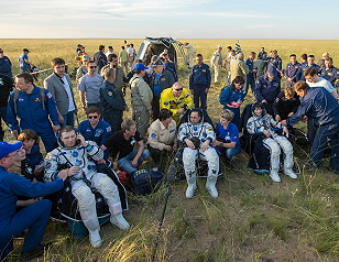 Soyuz TMA-15M recovery