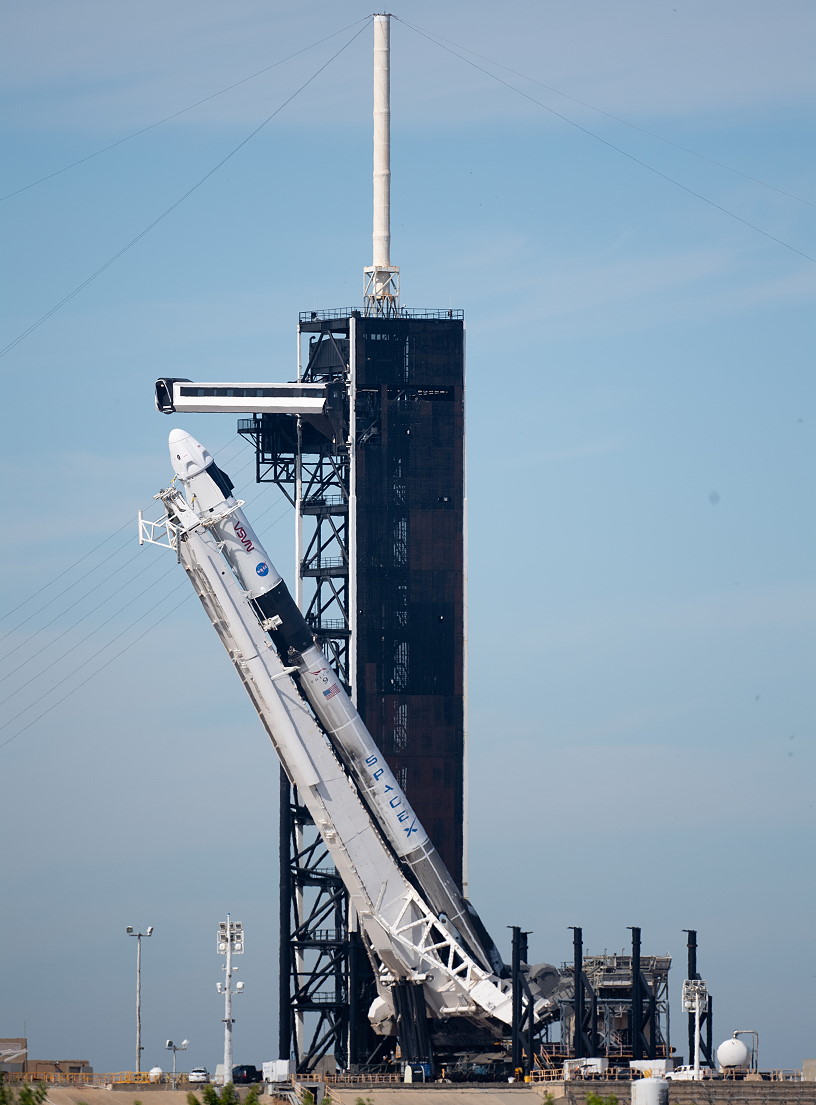 SpaceX Crew-3 erection