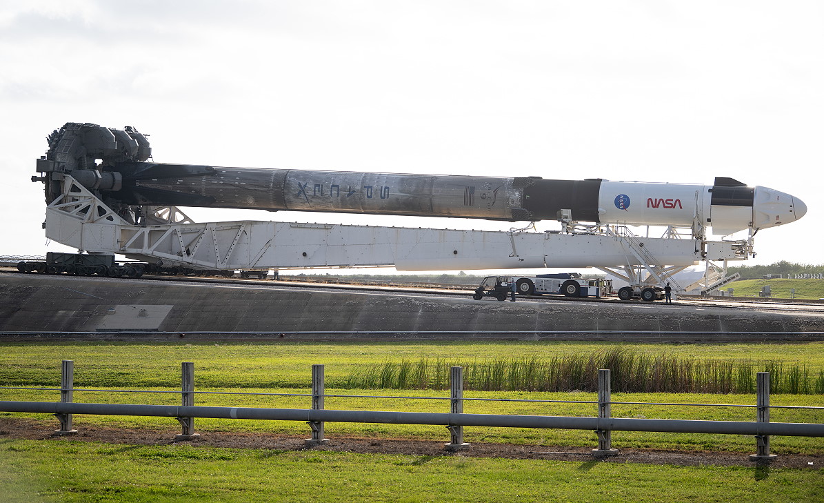 SpaceX Crew-4 auf dem Weg zur Startrampe