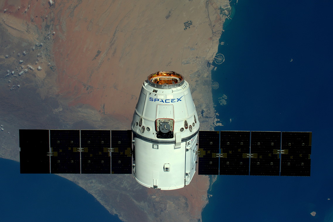 Dragon CRS-8 rendezvous
