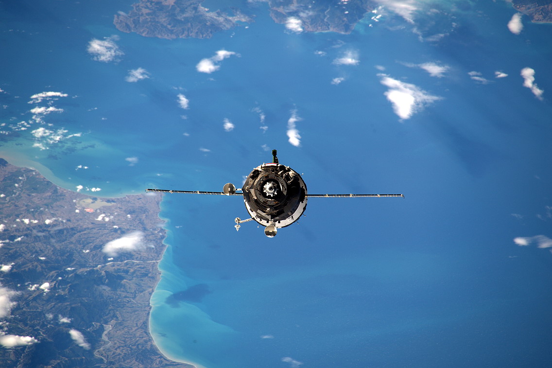 Soyuz TMA-20M arrival