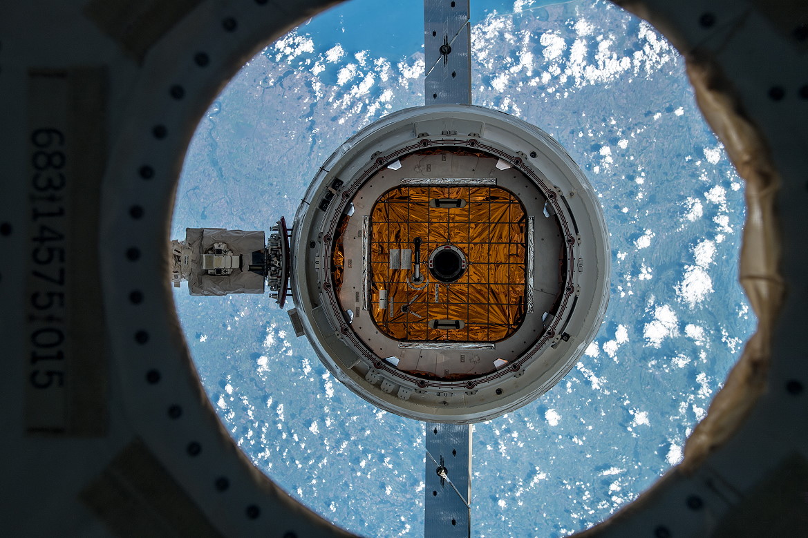 Dragon SpX-15 release