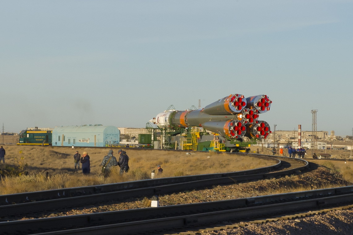 Soyuz MS-10 rollout