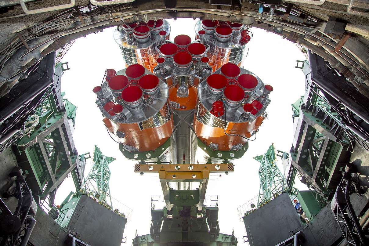 Soyuz MS-16 erection