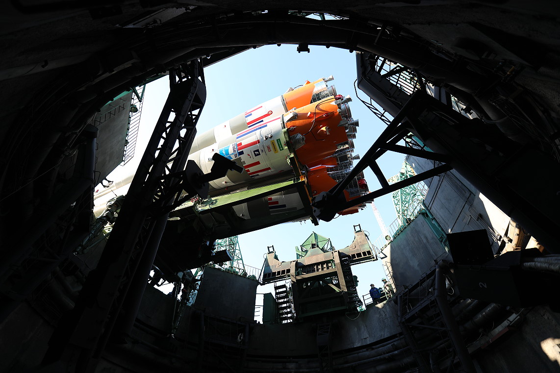 Aufrichtung Sojus MS-19