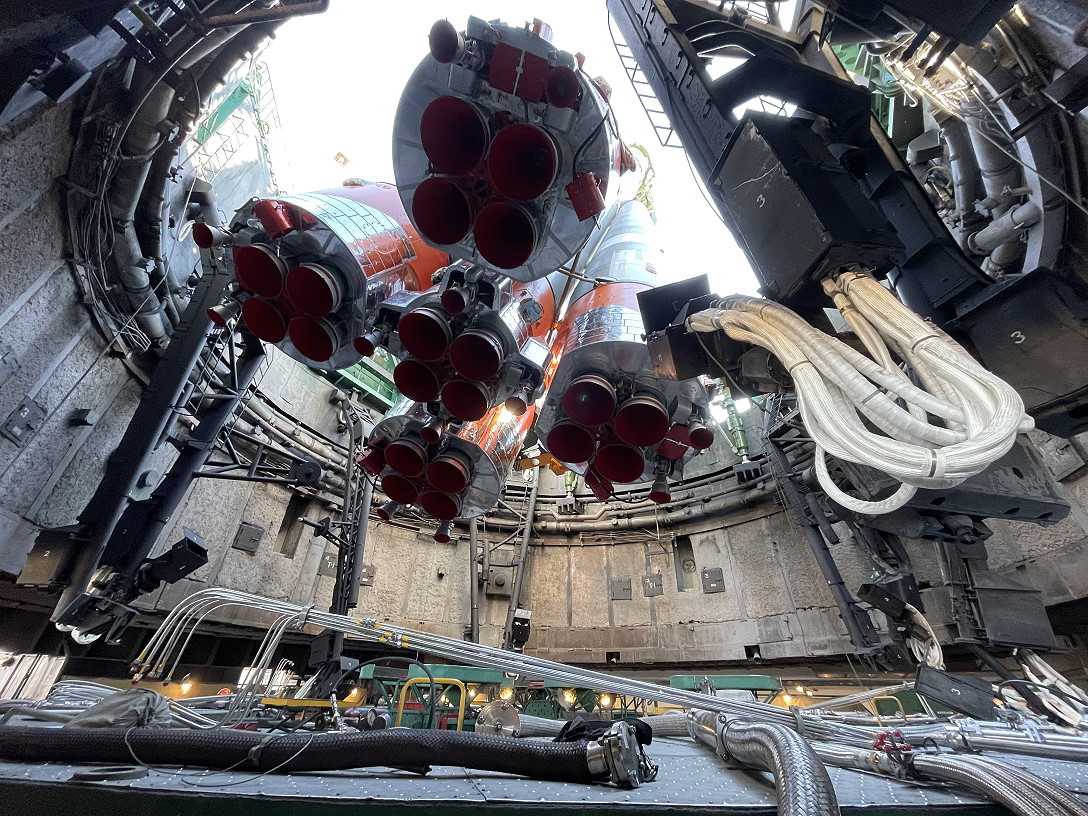 Aufrichtung Sojus MS-19