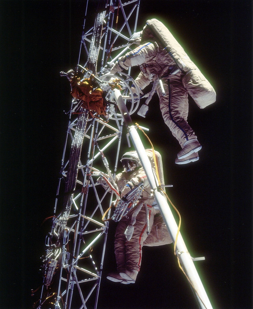 EVA Mussabajew und Budarin