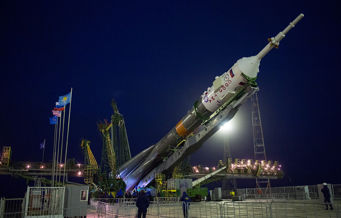Soyuz TMA-20M erection