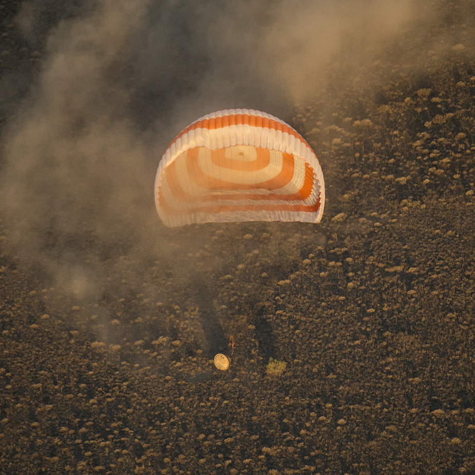 Soyuz TMA-20M landing