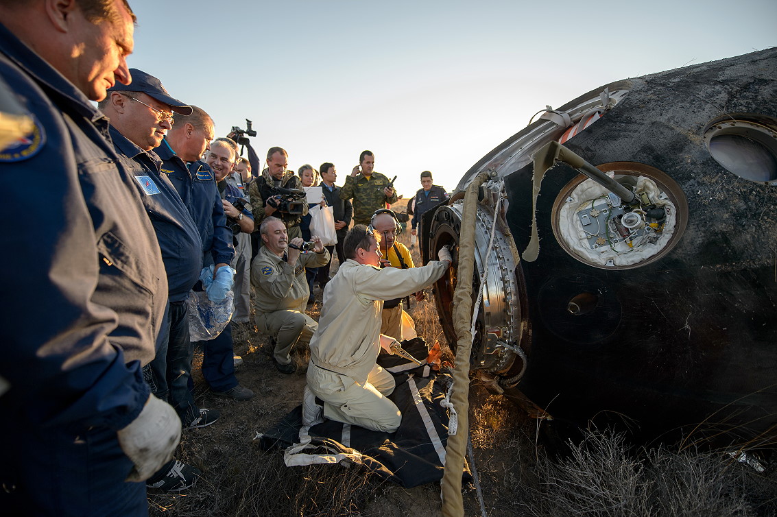Soyuz TMA-20M recovery