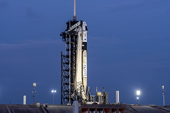 SpaceX Crew-10 auf der Startrampe