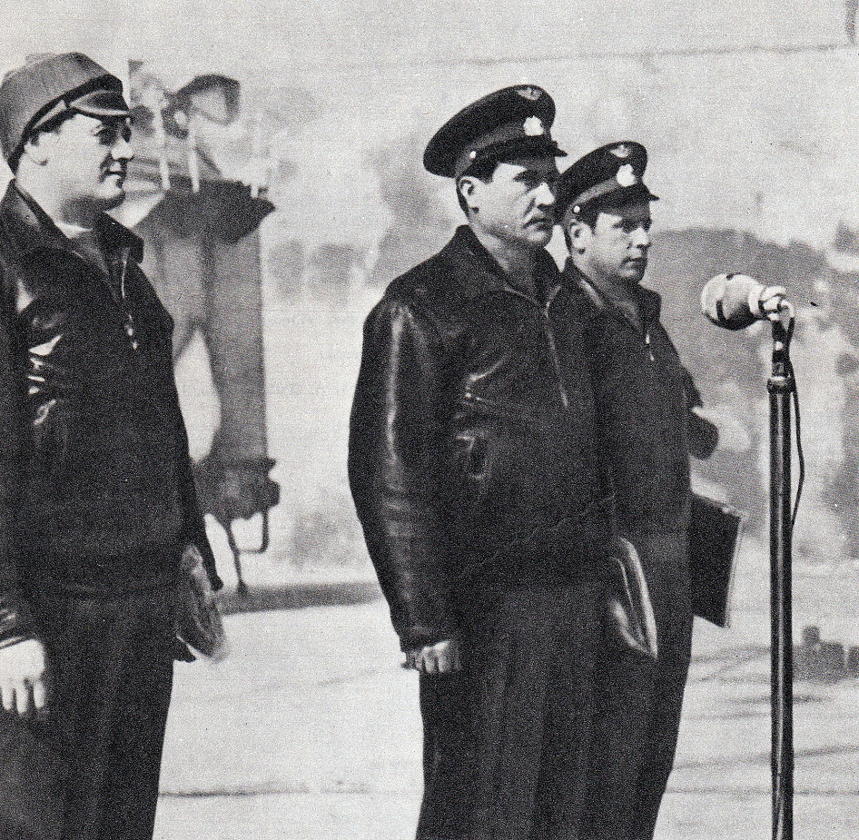 Crew Soyuz 7 walkout