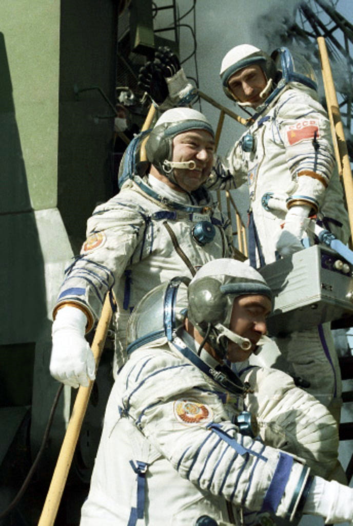 Crew Soyuz T-14 walkout