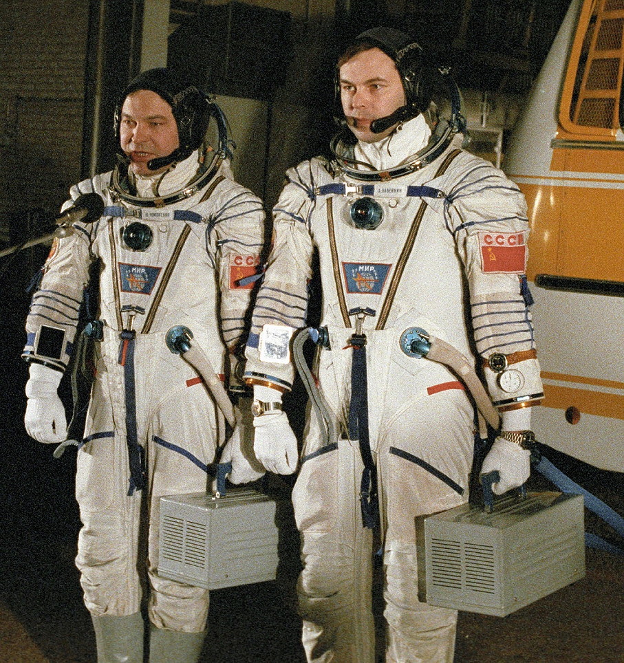 Crew Soyuz TM-2 walkout