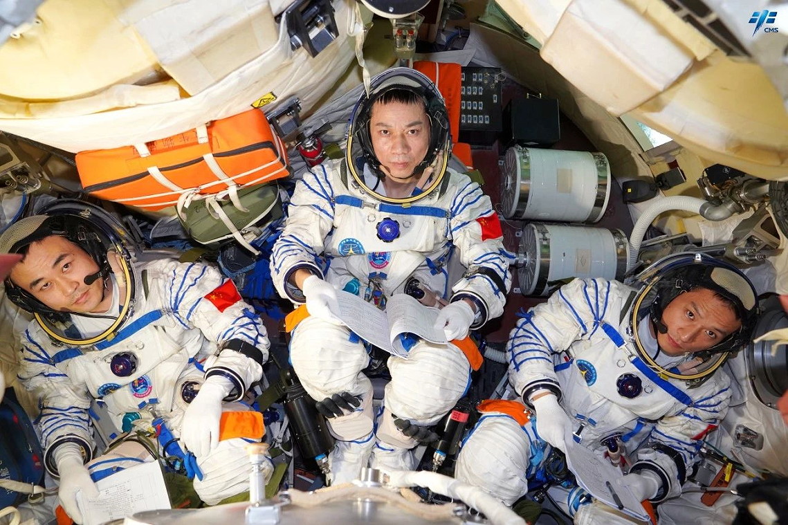 Crew Shenzhou-17