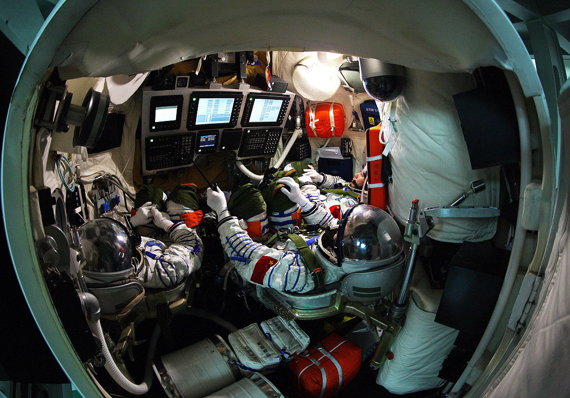 Crew Shenzhou-9