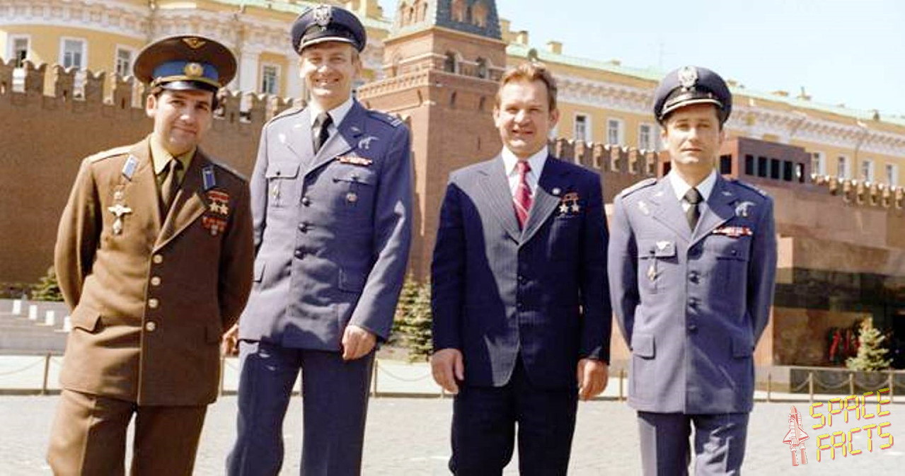 Crew Soyuz 30 (prime and backup)