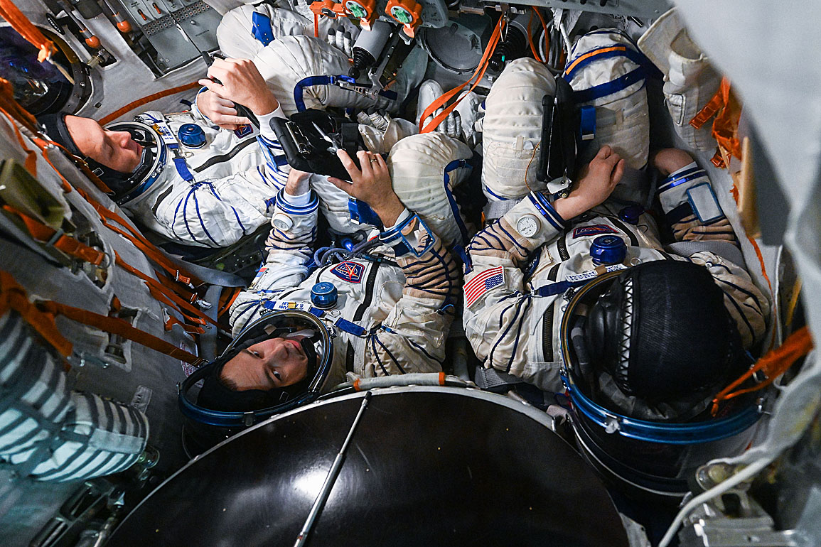Crew Sojus MS-30