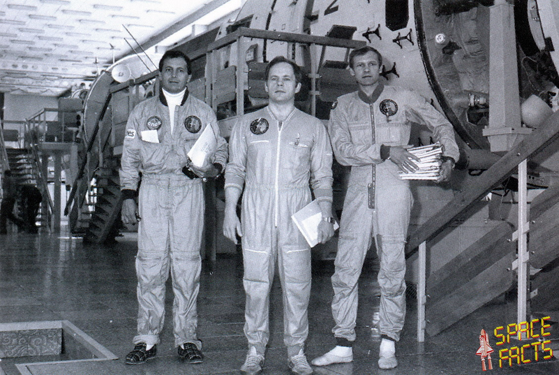 Crew Soyuz TM-15