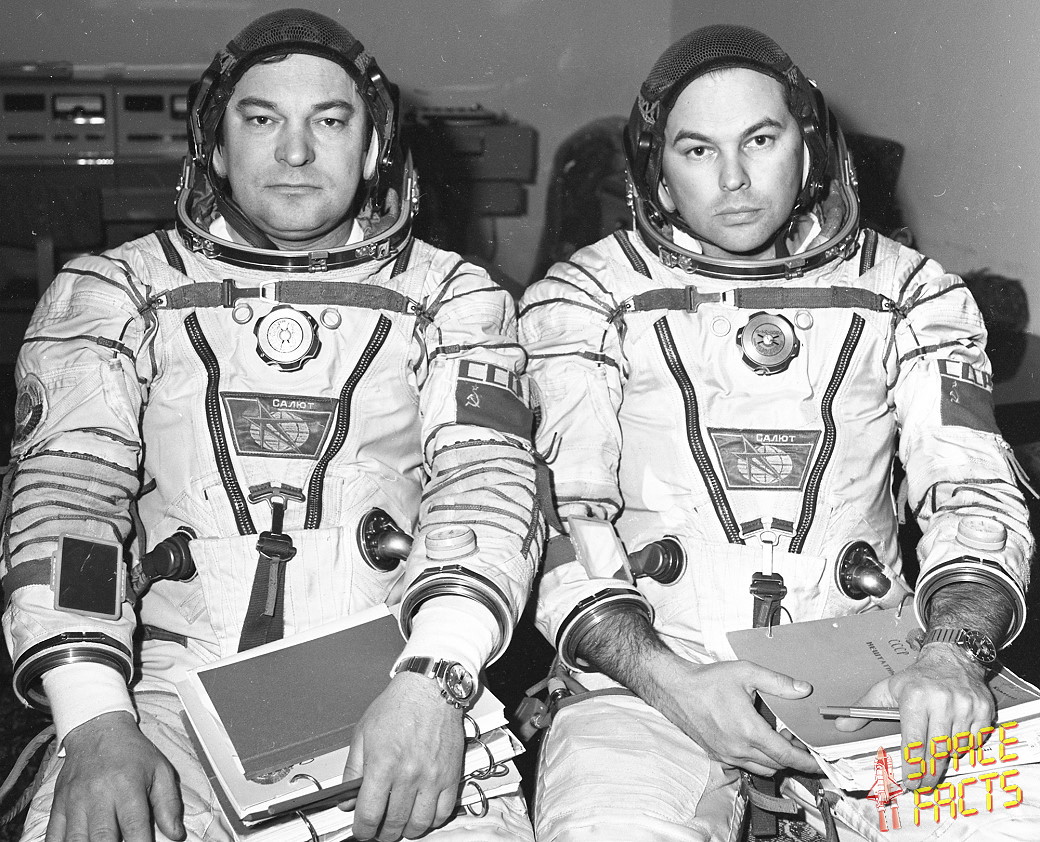 Crew Soyuz TM-2