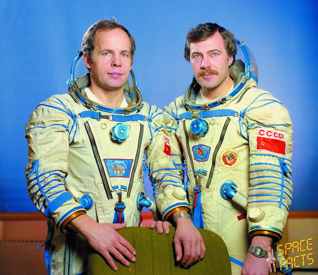 Crew Soyuz TM-9