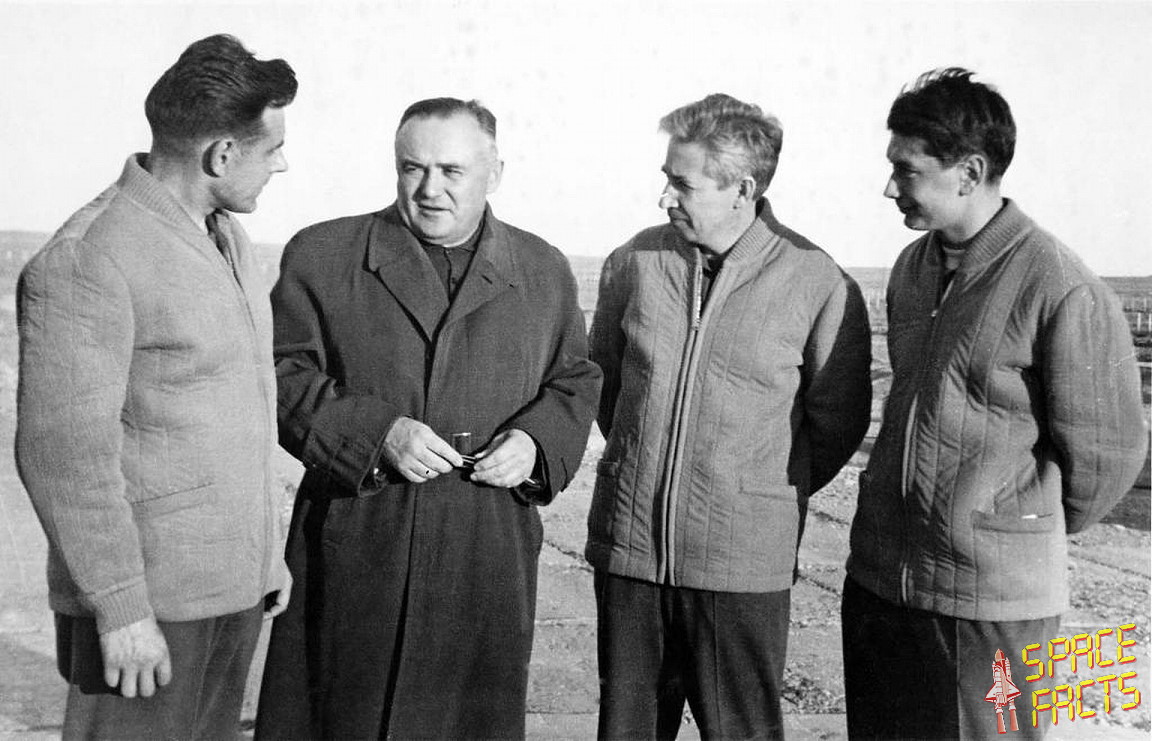 Crew Voskhod (with Korolyov)