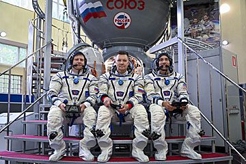 Crew Soyuz MS-30 backup