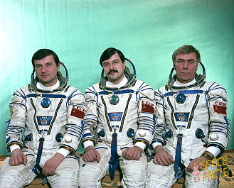 Crew Soyuz TM-4