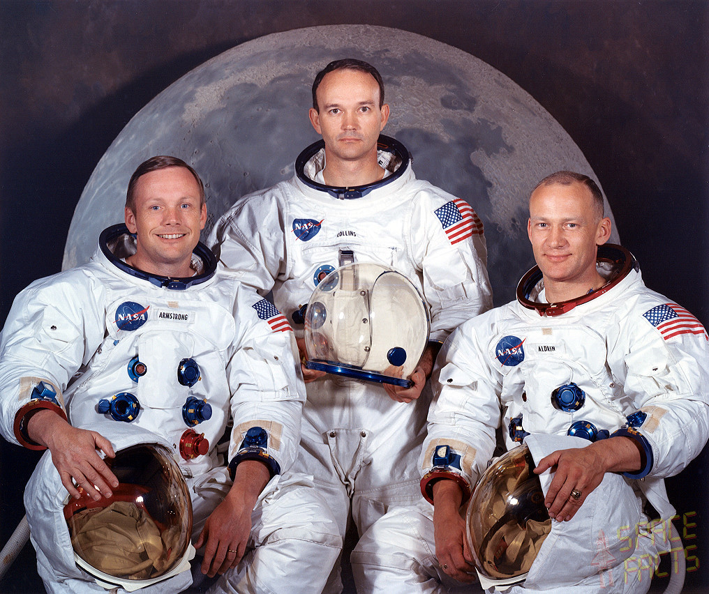How the Apollo 11 Moon Landing Worked (Infographic)