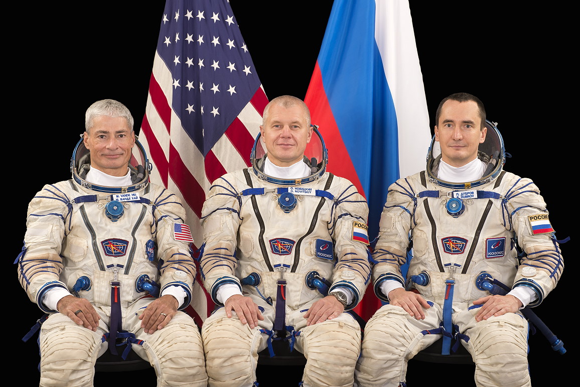 Crew ISS-64 (Ersatzmannschaft)