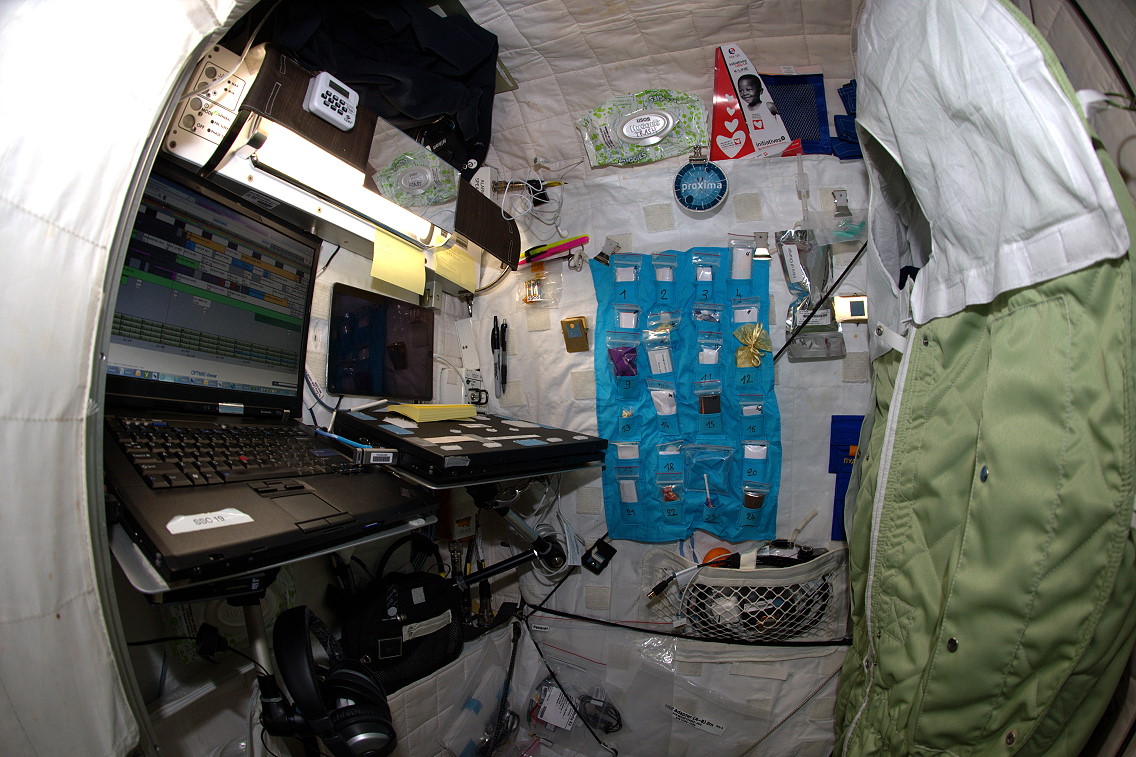 Thomas Pesquet's private area