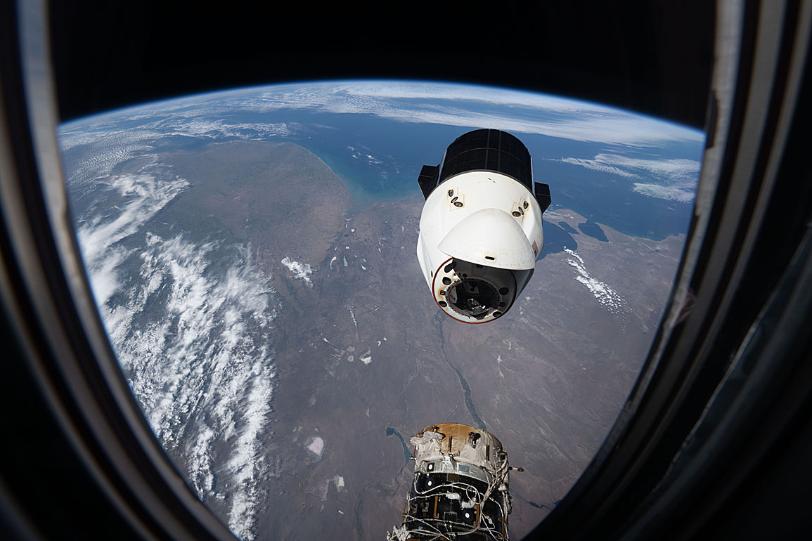 Dragon SpX-33 departure